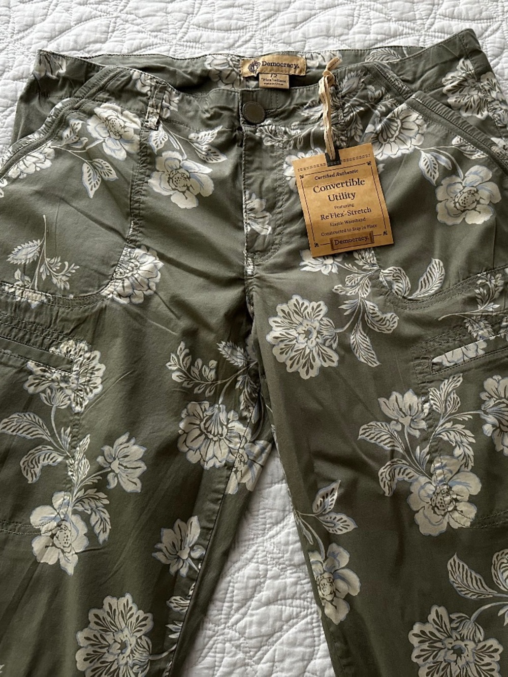 Democracy Olive Green Floral Ankle Pants. Size 12 - Picture 2 of 8